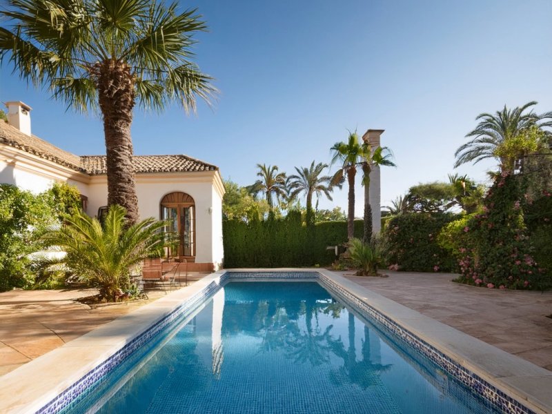 Pool Maintenance in Marbella and Benahavís: What Homeowners Need to&nbsp;Know